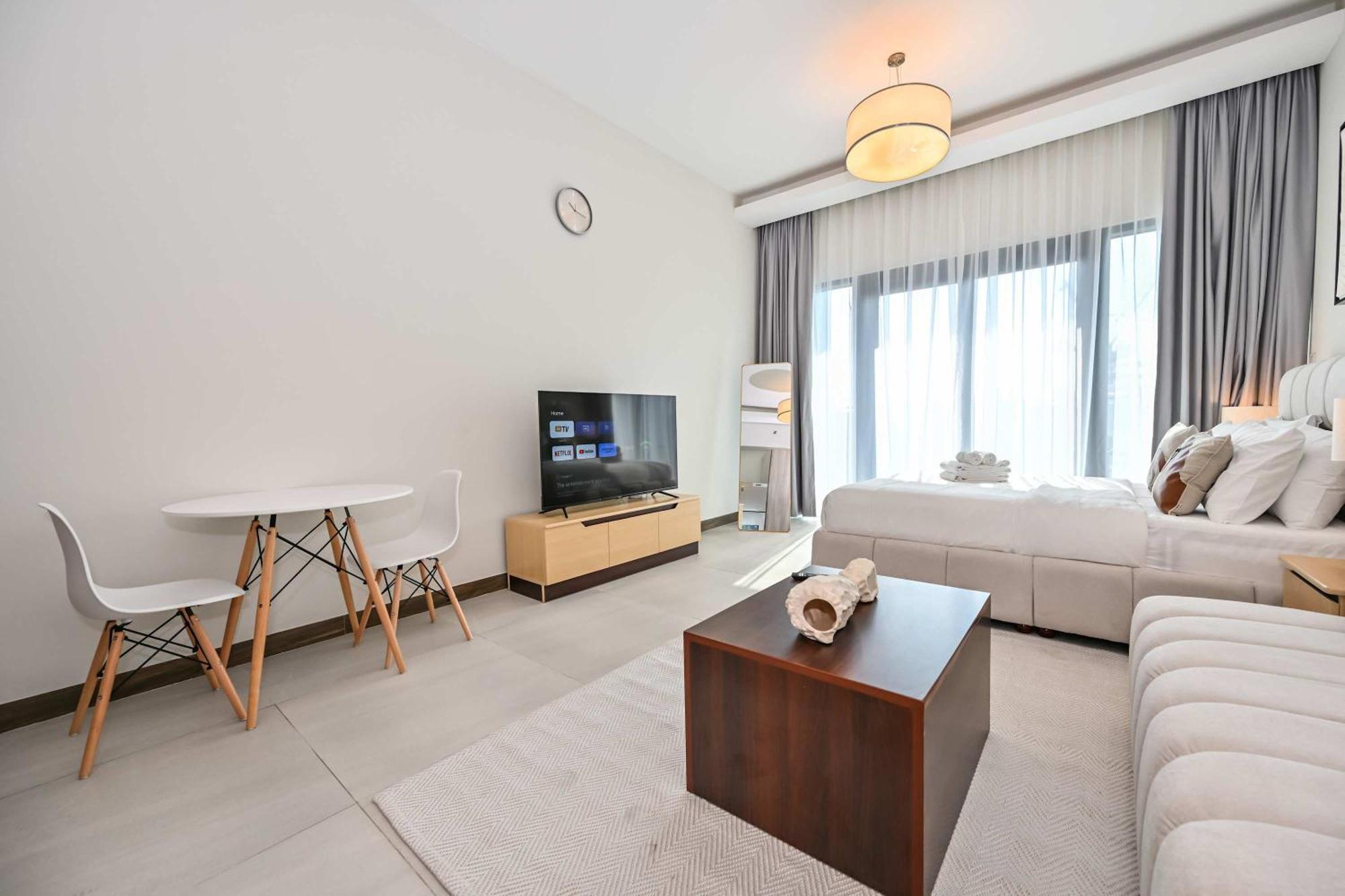 Luxurious With Bay View In Sol Bay * Dubai